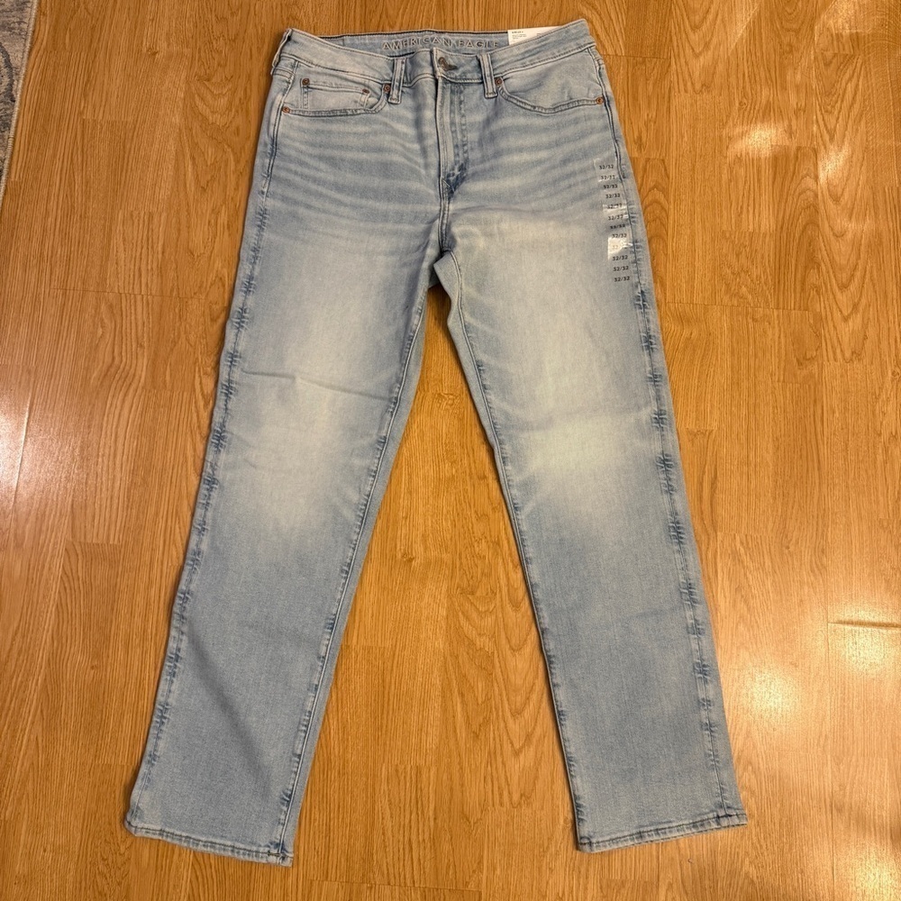 - NWT American Eagle Airflex+ Athletic Straight 32/32 Light Wash Jeans